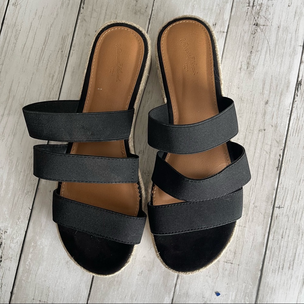 PREOWNED UNIVERSAL THREAD ELASTIC THREE STRAP SANDALS WOMENS SIZE 8